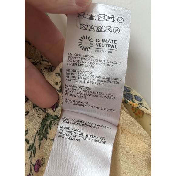 Reformation Brandy Mini Skirt in Yellow Floral Georgette Size Large - Picture 10 of 10